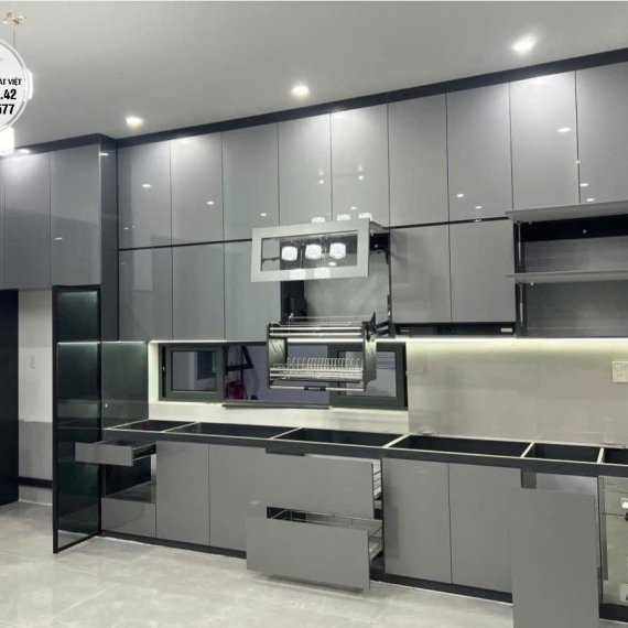 Tủ bếp Acrylic tráng gương